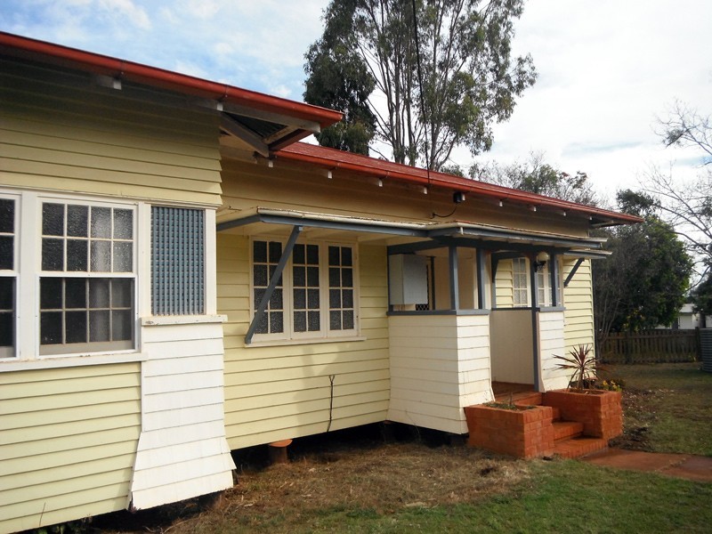 39 Carinya Street, Kingaroy QLD 4610