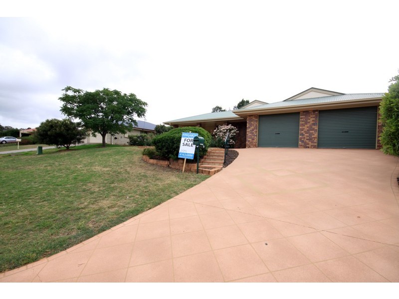 16 Hillview Parade, Kingaroy QLD 4610