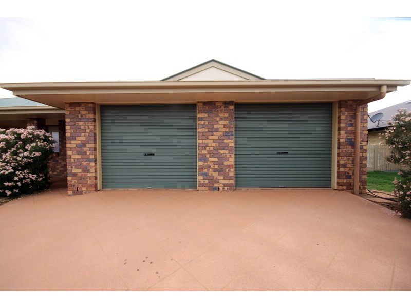16 Hillview Parade, Kingaroy QLD 4610