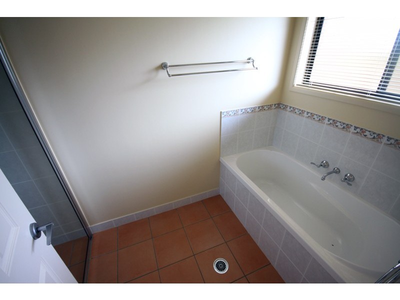 16 Hillview Parade, Kingaroy QLD 4610