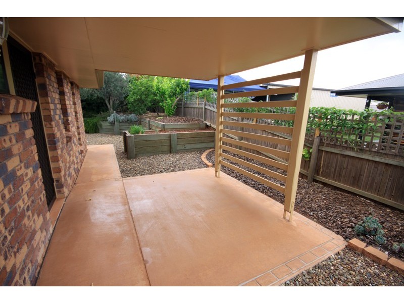 16 Hillview Parade, Kingaroy QLD 4610