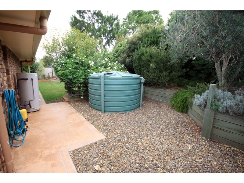 16 Hillview Parade, Kingaroy QLD 4610