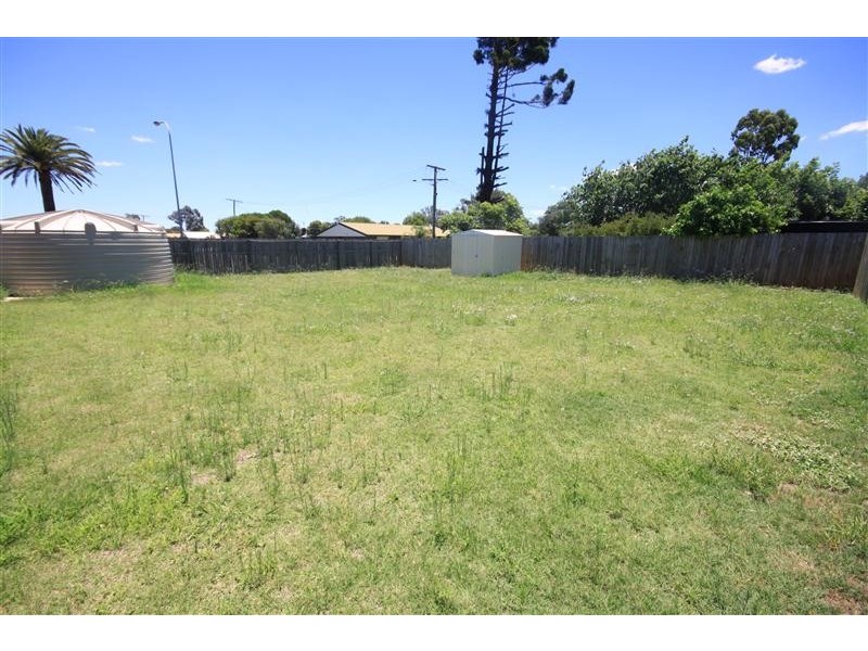 1 Oasis Drive, Kingaroy QLD 4610