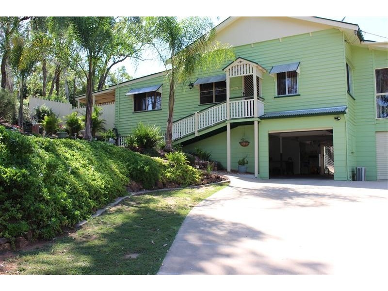 24 Hospital Terrace, Nanango QLD 4615