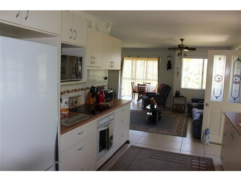 24 Hospital Terrace, Nanango QLD 4615