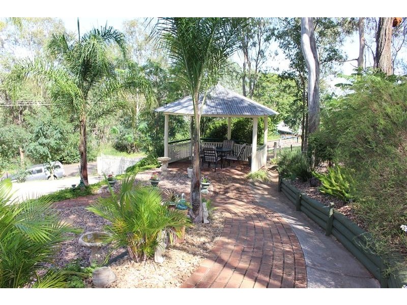 24 Hospital Terrace, Nanango QLD 4615
