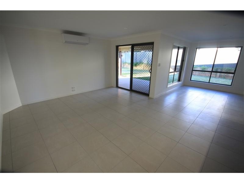 49 Darryl Crescent, Kingaroy QLD 4610