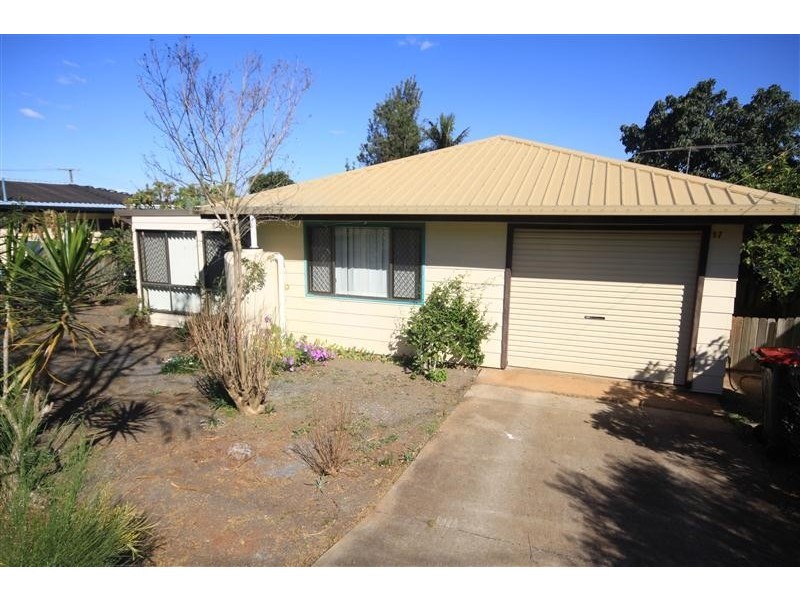 17 Fairview Drive, Kingaroy QLD 4610