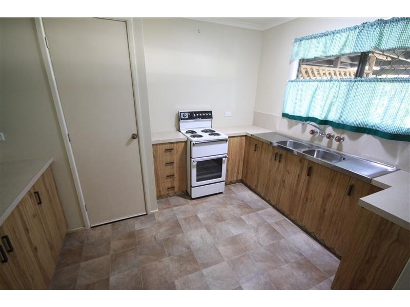 17 Fairview Drive, Kingaroy QLD 4610