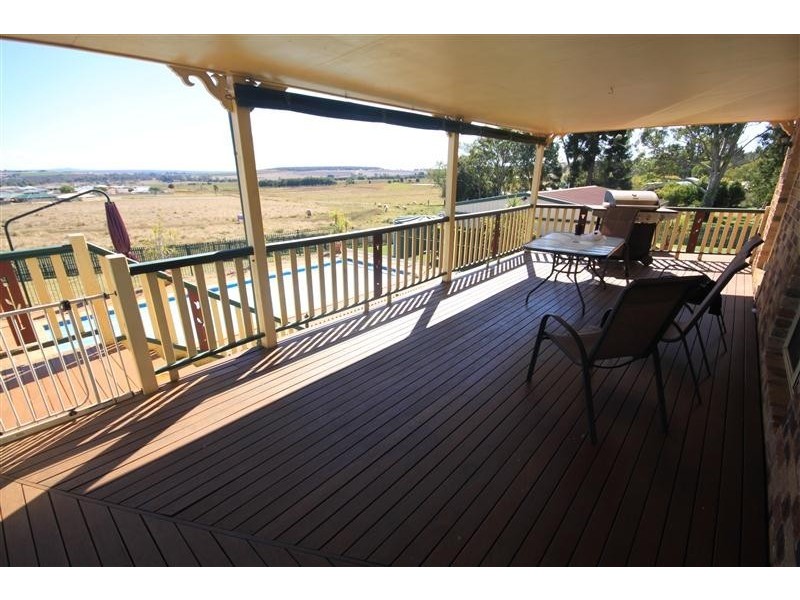 66 Moore Street, Kingaroy QLD 4610