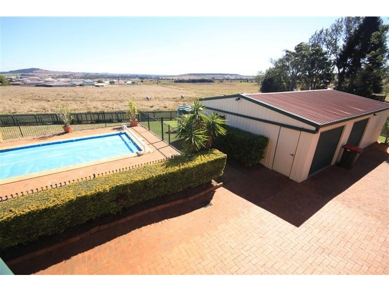 66 Moore Street, Kingaroy QLD 4610