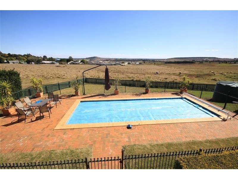 66 Moore Street, Kingaroy QLD 4610