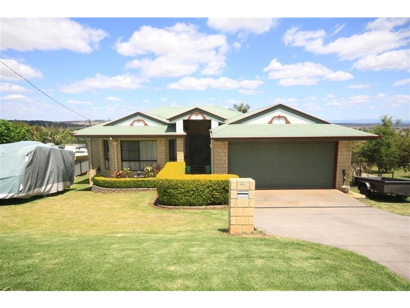 27 Adermann Drive, Kingaroy QLD 4610
