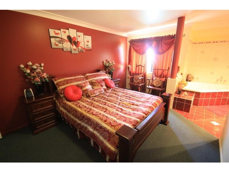 27 Adermann Drive, Kingaroy QLD 4610