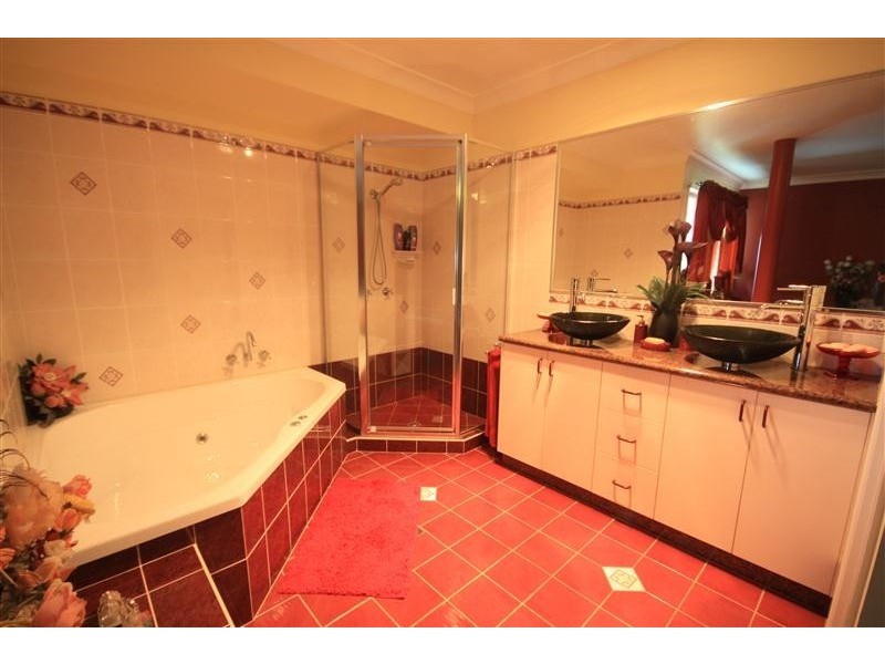 27 Adermann Drive, Kingaroy QLD 4610