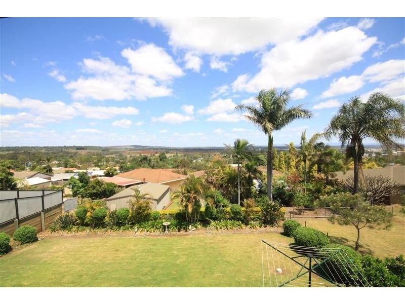 27 Adermann Drive, Kingaroy QLD 4610