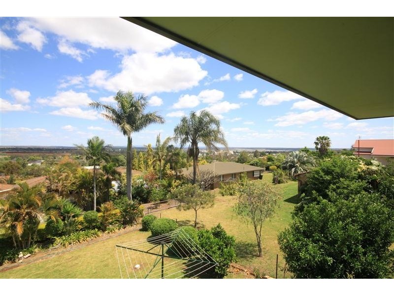 27 Adermann Drive, Kingaroy QLD 4610