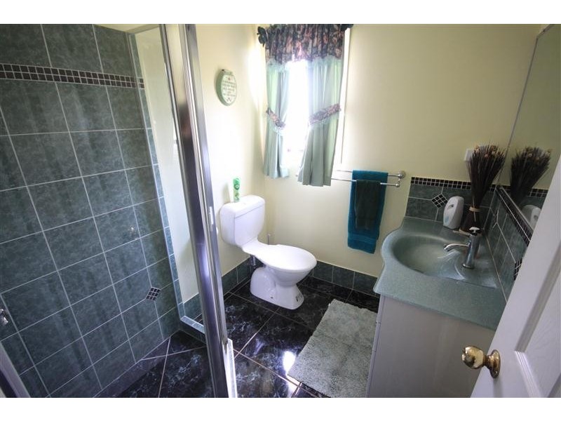 27 Adermann Drive, Kingaroy QLD 4610