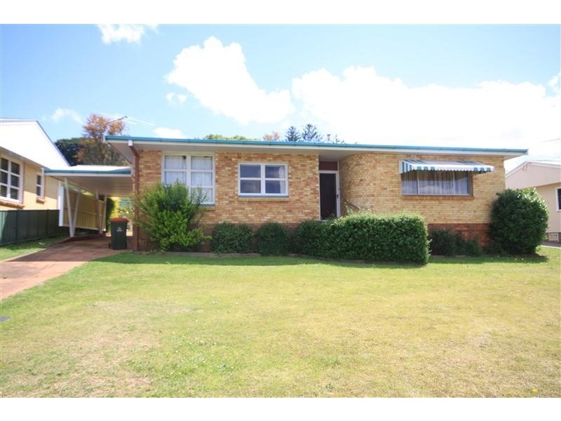 6 Carroll Street, Kingaroy QLD 4610