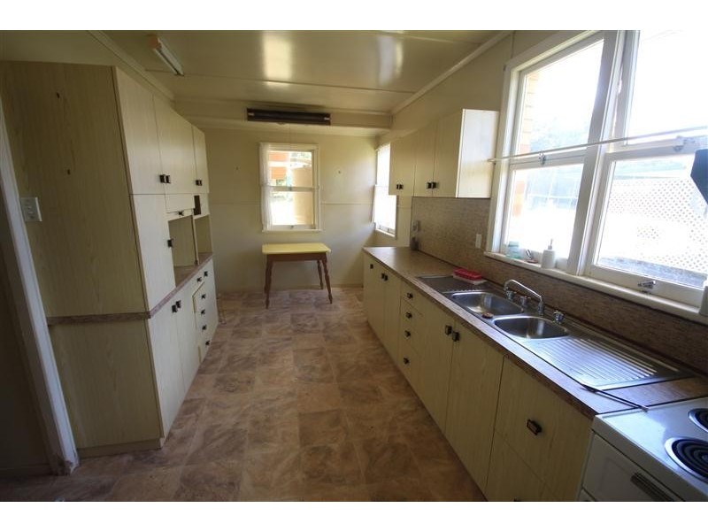 6 Carroll Street, Kingaroy QLD 4610