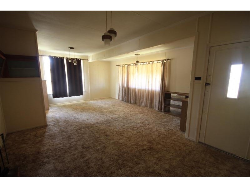 6 Carroll Street, Kingaroy QLD 4610