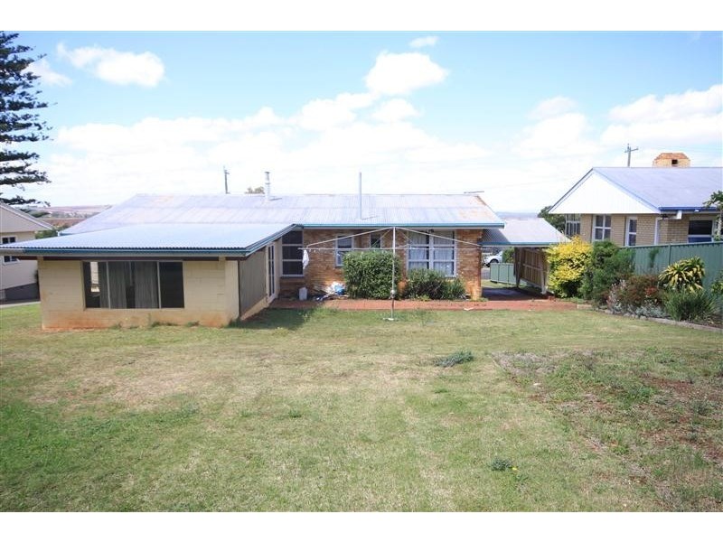 6 Carroll Street, Kingaroy QLD 4610