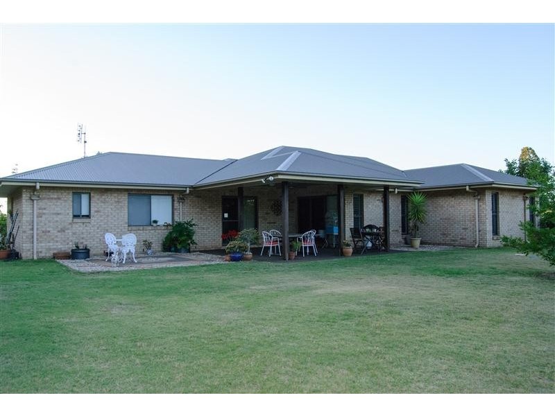21 Lorikeet Circuit, Kingaroy QLD 4610