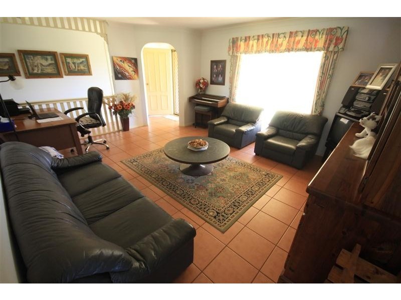 15 Couchmans Road, Kingaroy QLD 4610