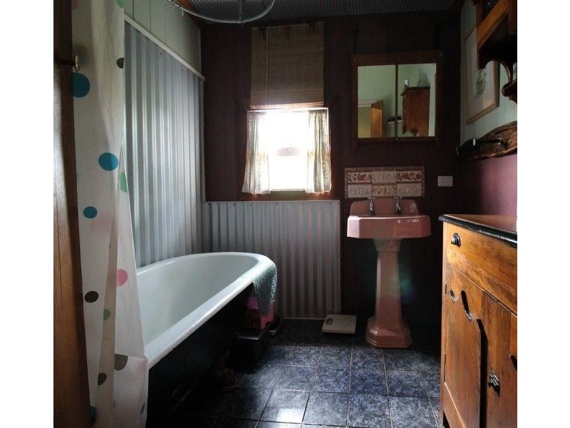 42 Pring St, Wondai QLD 4606