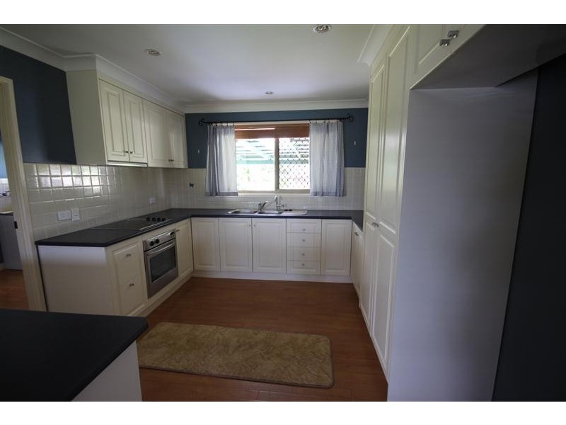 6 Candello Cl, Kingaroy QLD 4610