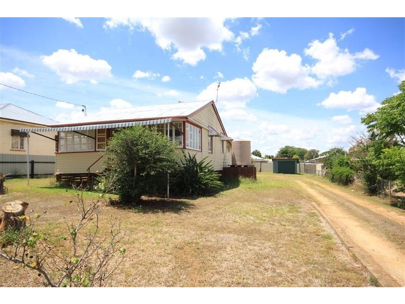 10 Fisher Street, Kingaroy QLD 4610