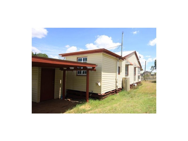10 Fisher Street, Kingaroy QLD 4610