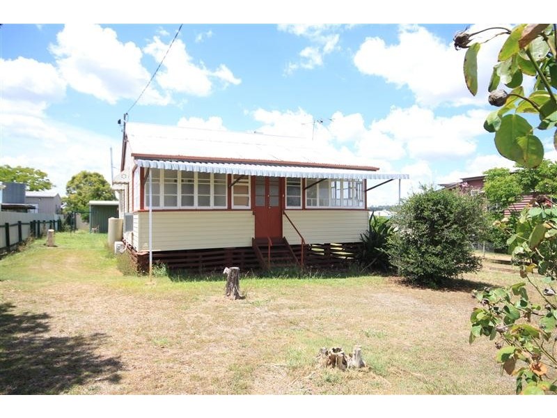 10 Fisher Street, Kingaroy QLD 4610