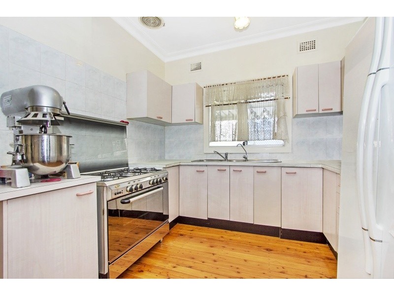 44 Monash Rd, Blacktown NSW 2148