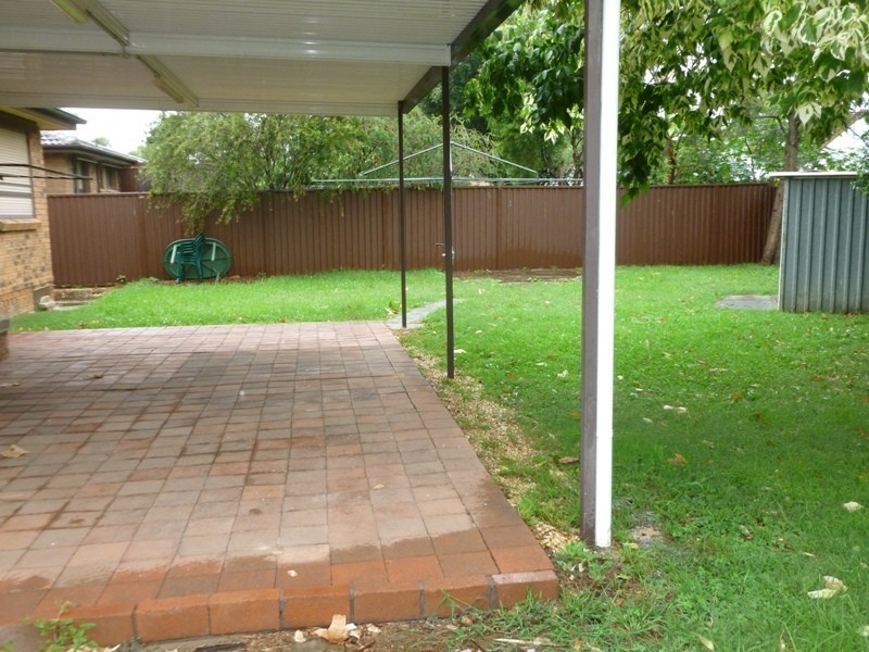 6 Canna Pl, Quakers Hill NSW 2763