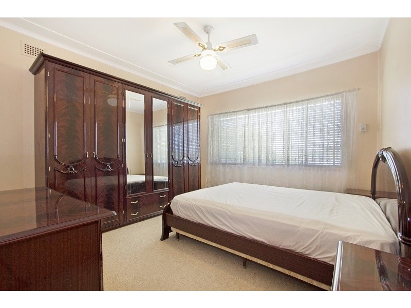 10 Dawn St, Greystanes NSW 2145