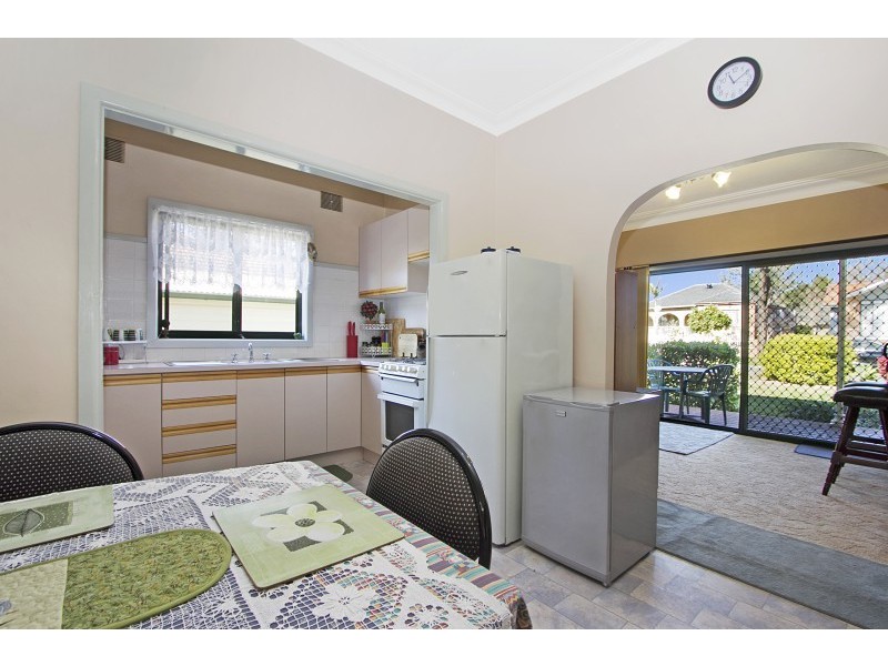 14 Adella Ave, Blacktown NSW 2148