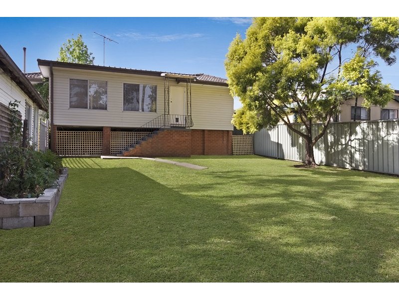 15 Sedgman St, Greystanes NSW 2145