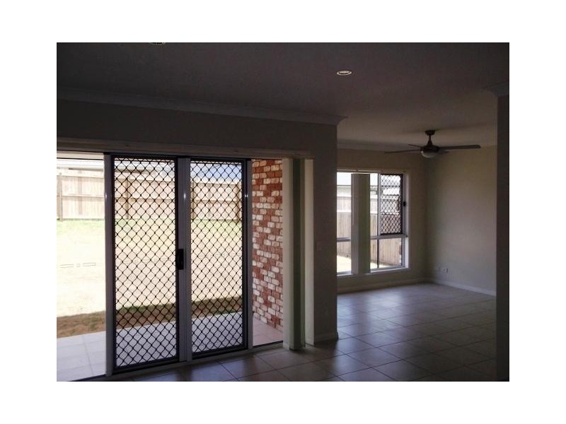 19 Combs Street, Yarrabilba QLD 4207
