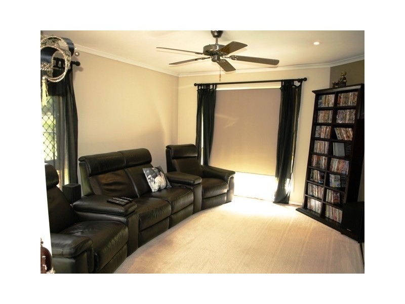 42-46 Kensington Drive, Munruben QLD 4125