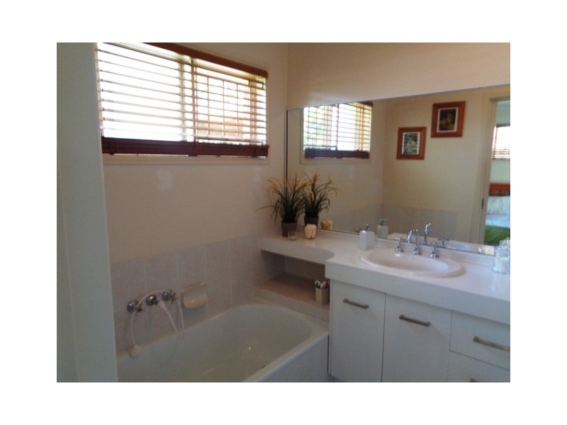 15 Samantha Street, Boronia Heights QLD 4124