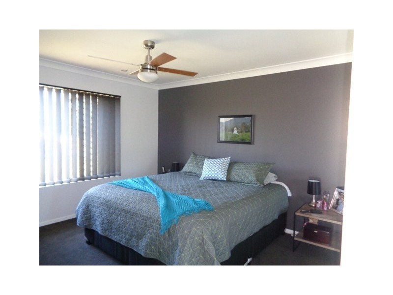 11 Sales Street, Jimboomba QLD 4280