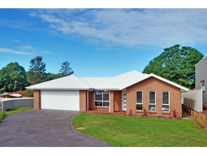 22 Banool Circuit, Bomaderry NSW 2541