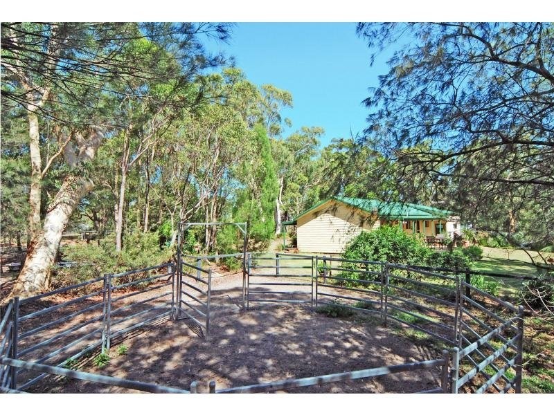 8 Hayward Road, Wandandian NSW 2540