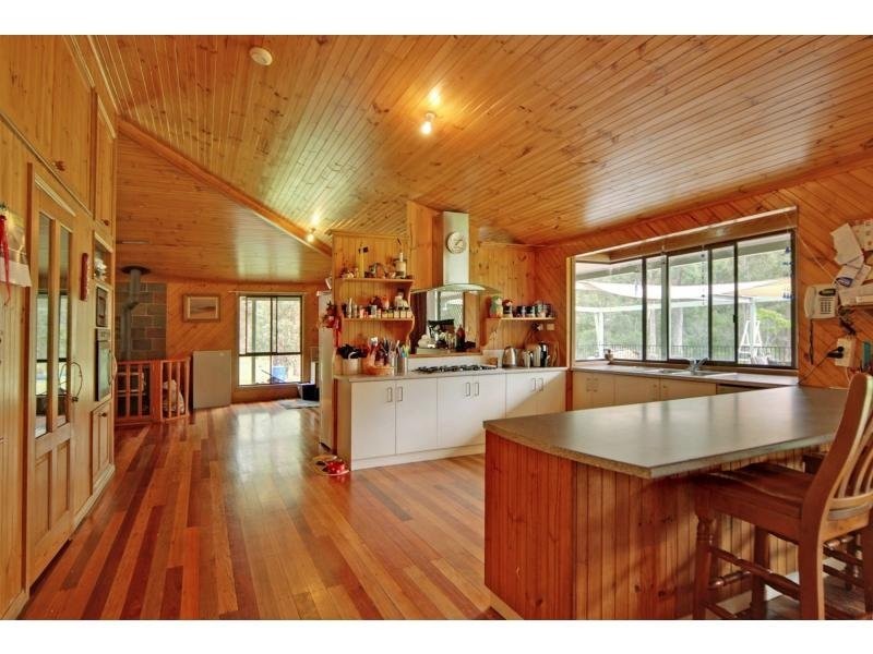 124 Watt Road, Falls Creek NSW 2540