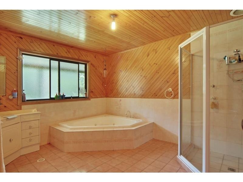 124 Watt Road, Falls Creek NSW 2540
