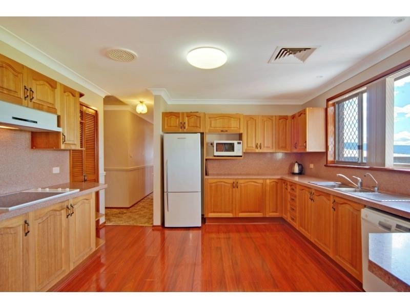 30 Amalfi Crescent, Nowra NSW 2541
