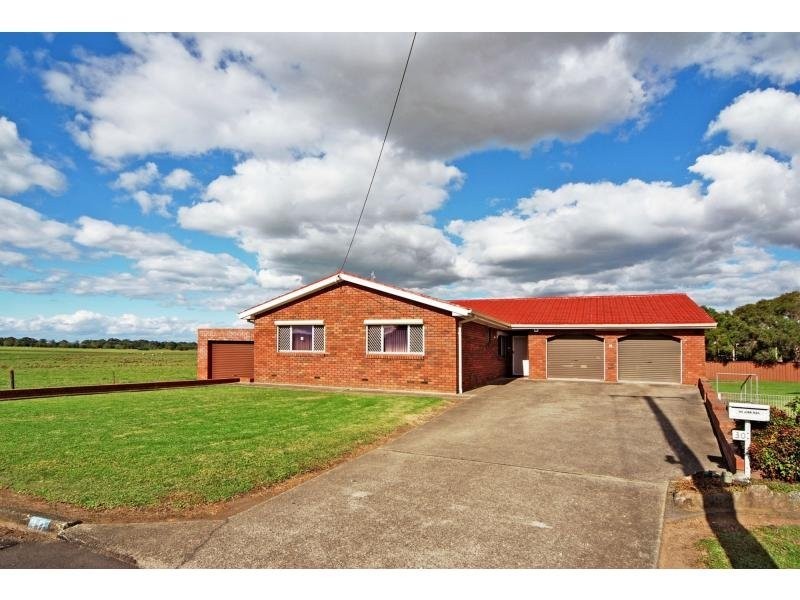 30 Amalfi Crescent, Nowra NSW 2541