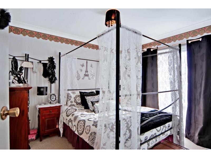 37 Peak Avenue, North Nowra NSW 2541