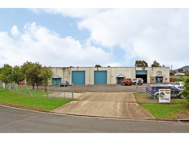 2 & 3/13 Geary Place, North Nowra NSW 2541